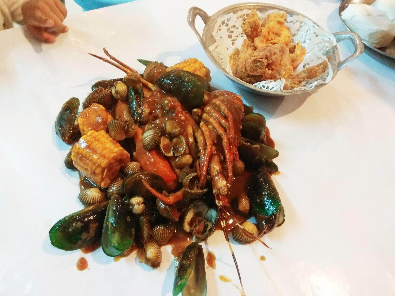 The Crabbys Sidoarjo, Sensasi Makan Seafood Tanpa Piring