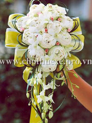 Hoa cầm tay cô dâu giá rẻ 450,000 đ