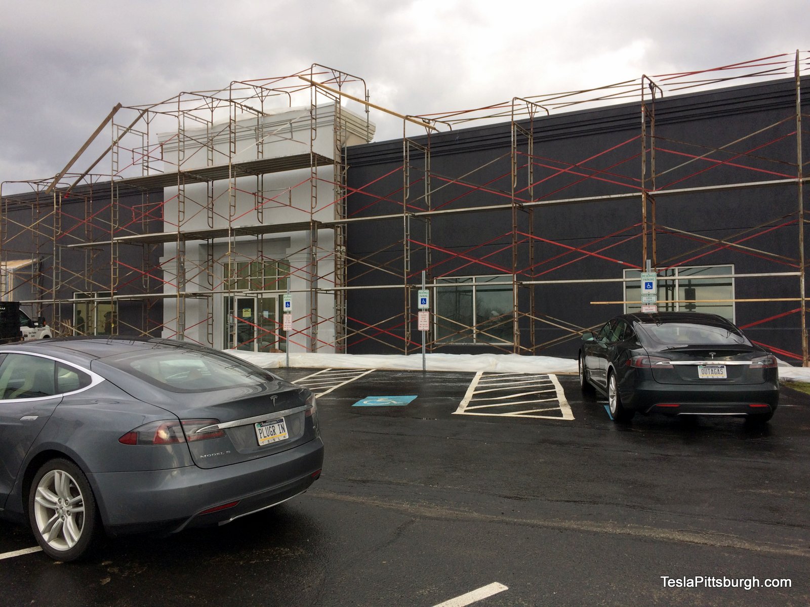 Service Center Gets Its War Paint