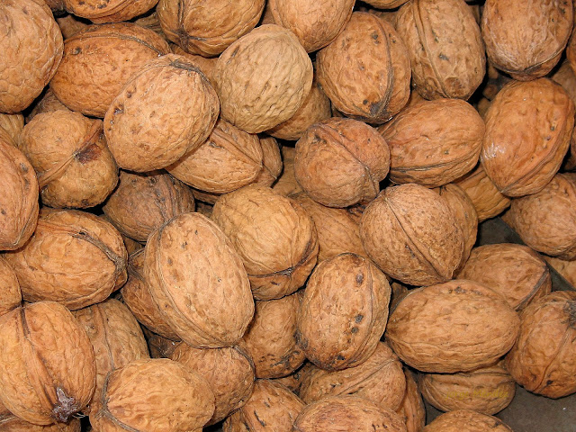 Nueces en el mercado de Grado (Asturias)