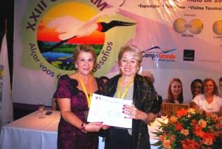 Maria Inês Bunning recebeu a Comenda Lena Madesin Phillip, da presidente BPW Brasil, Arlete Zago