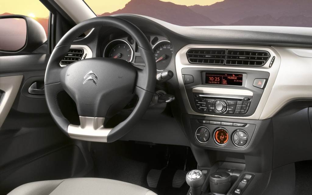 Citroën CElysee, irmão do Peugeot 301, tem preço R 35.800 na Europa