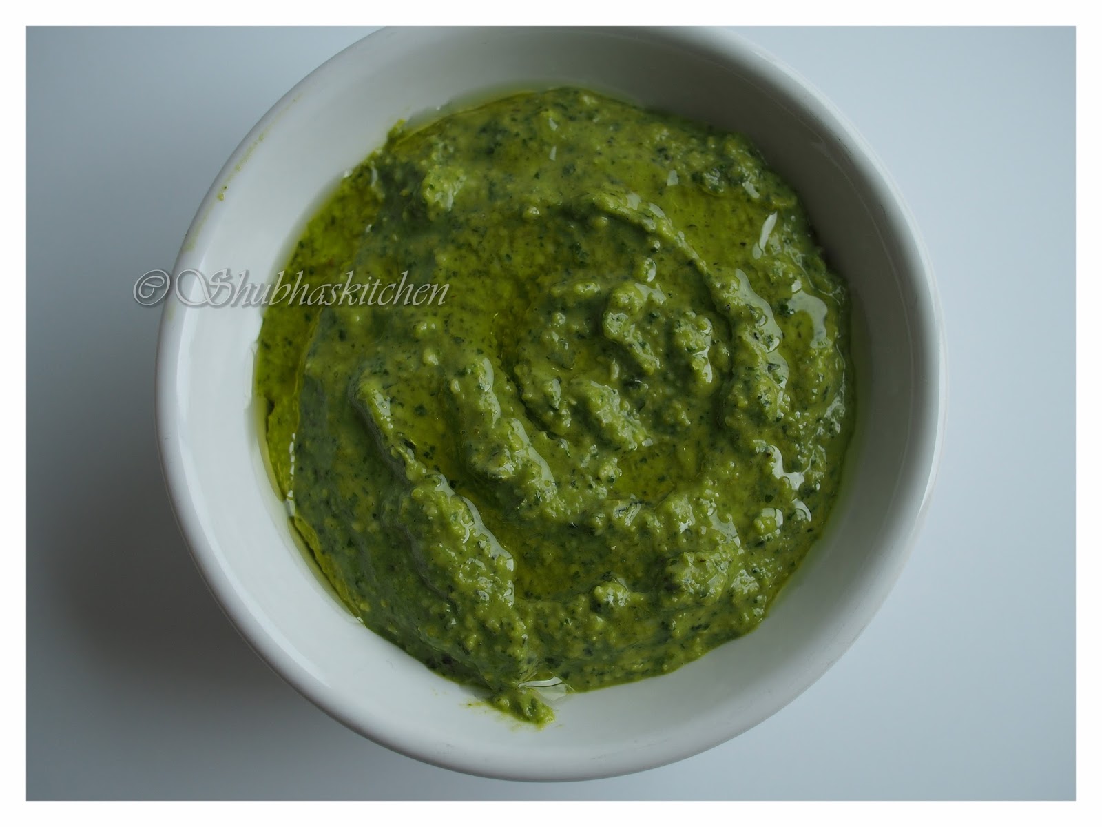 Meri Rasoi Pesto (Spinach and Basil Pesto)