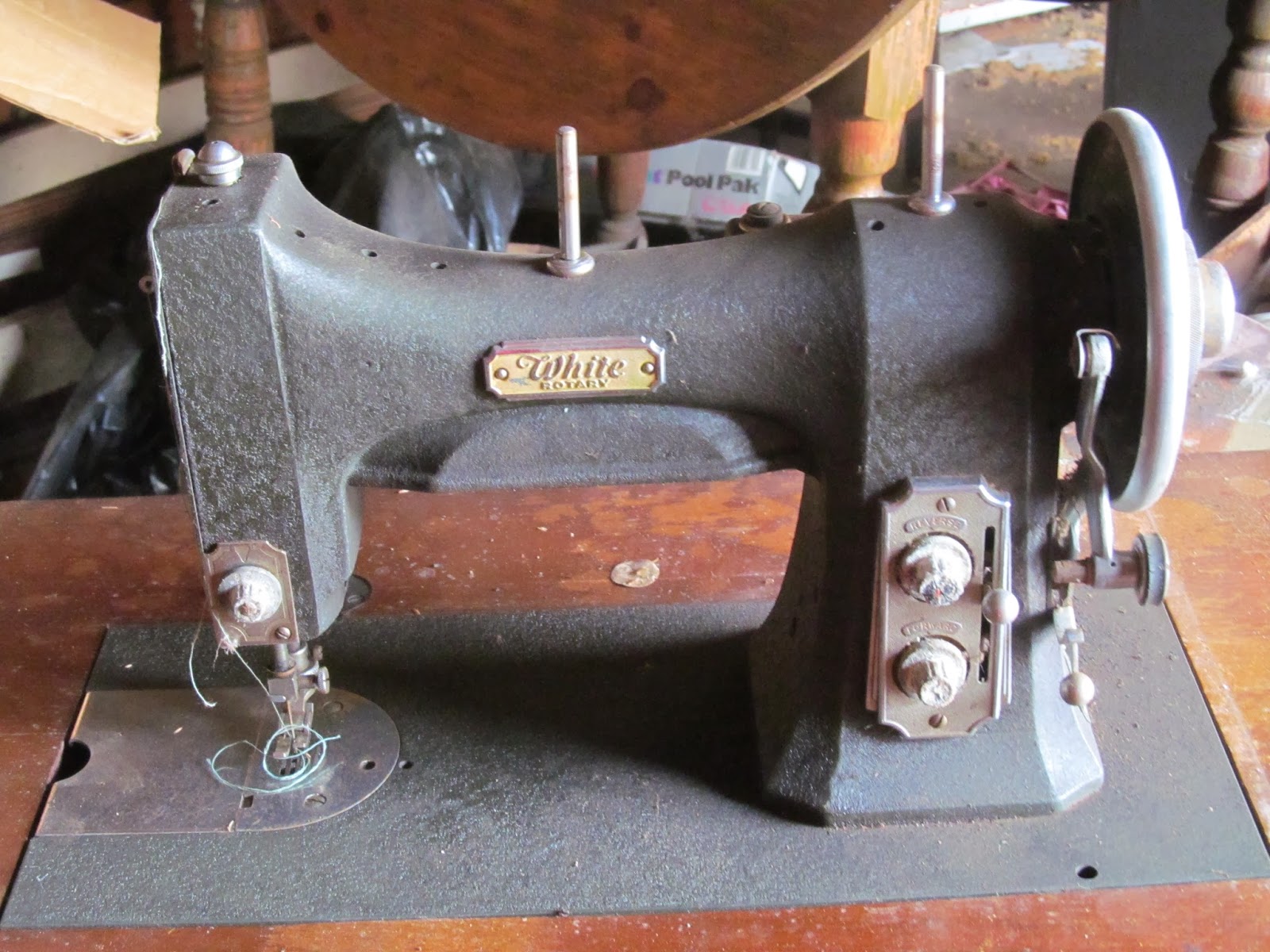 Elaine's Creative Works Another vintage sewing machine..White Rotary 77