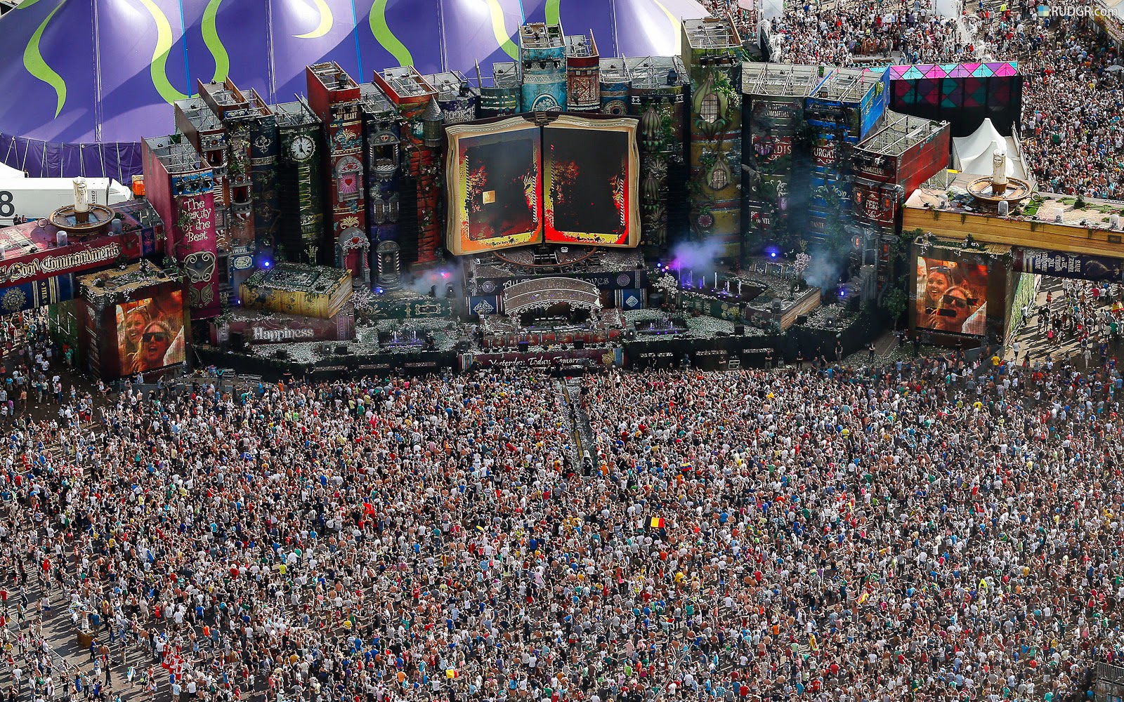 ¿Que es Tomorrowland? Mundo Hispánico™