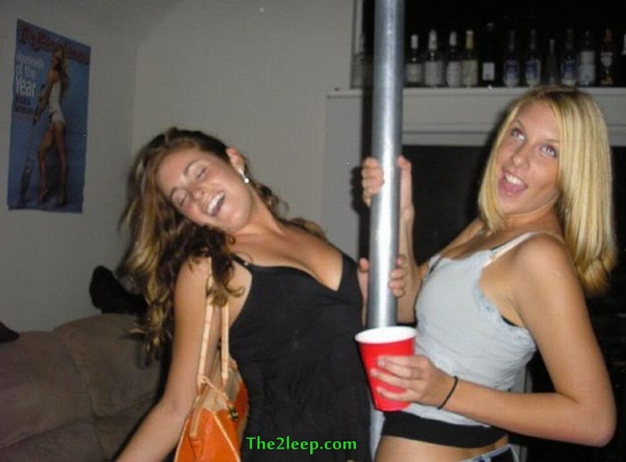 Girls Pole Dancing