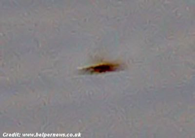 Photographer spots UFO hurtling over The Chevin 6-3-06
