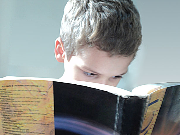 как да стимулираме накараме децата да четат книги