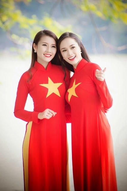 Girl Viet Nam in Ao Dai national flag