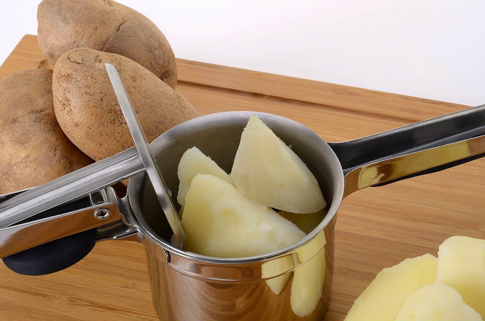 Oma Loves U! Priority Chef Potato Ricer Baby Food Masher prioritychef