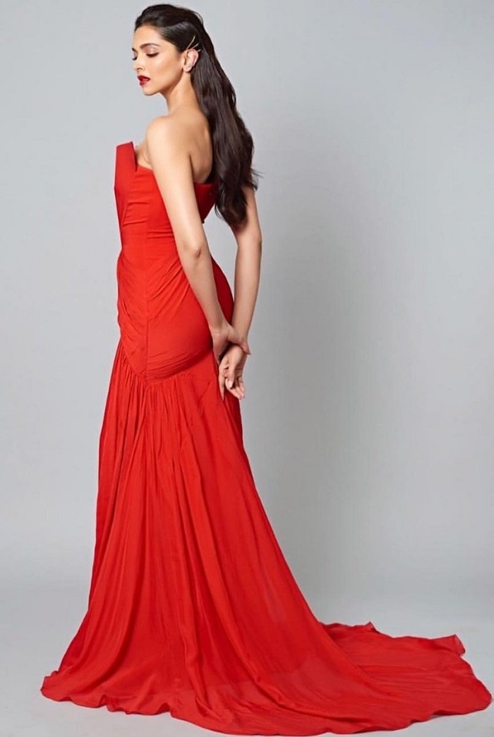 Catch these latest pics of Deepika Padukone, Kriti Sanon and Nora