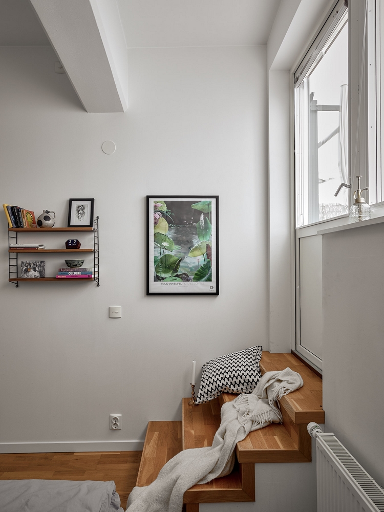 PENDUS AU PLAFOND