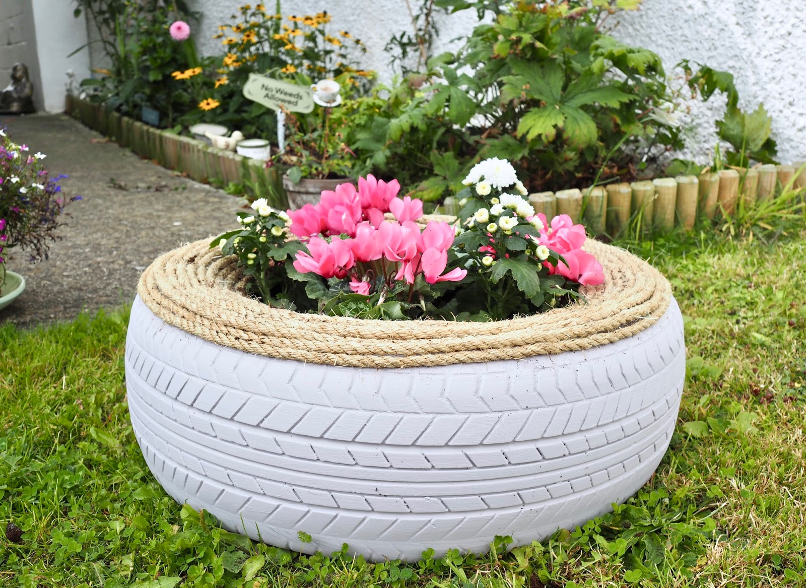 DIY tyre planter The dainty dress diaries