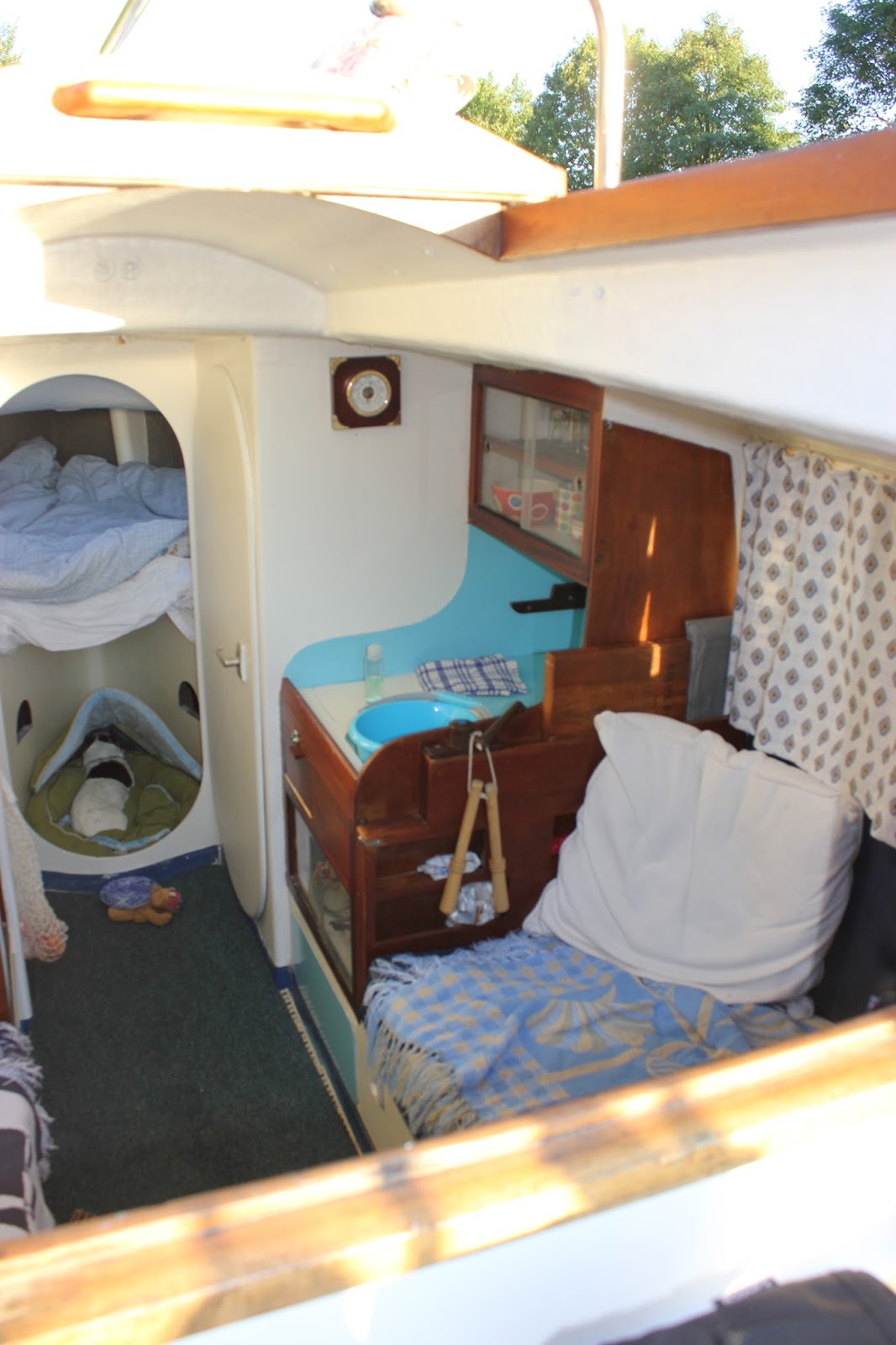 Simple Sailing Low Cost Cruising Boat Cabin Comforts
