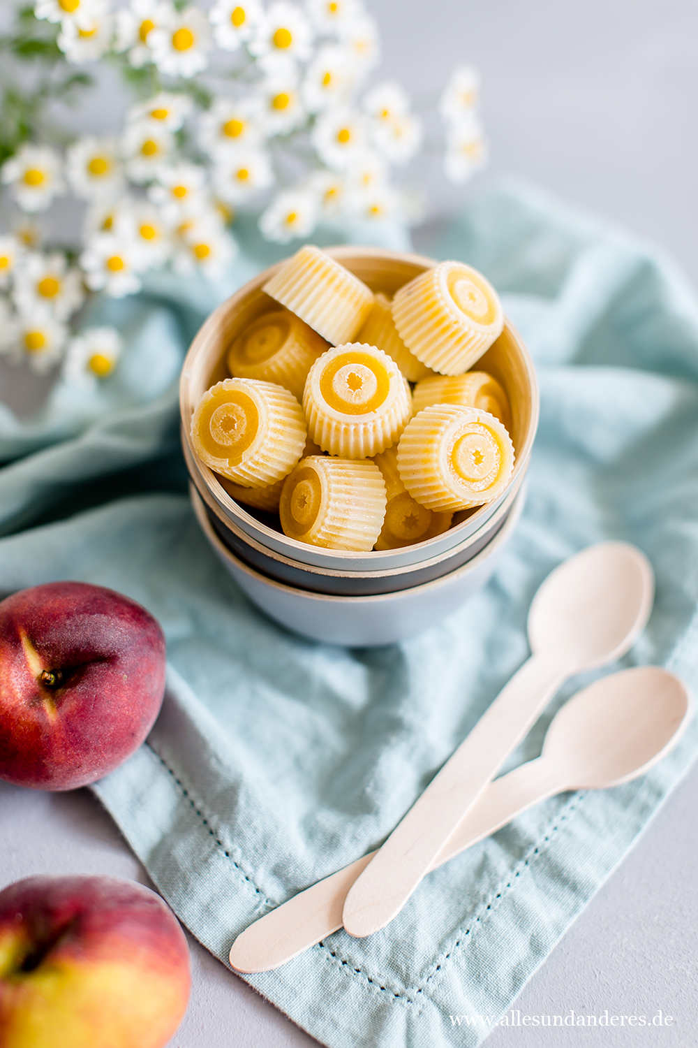 Schnelle Pfirsich-Eis-Pralinen mit Joghurt | Alles und Anderes