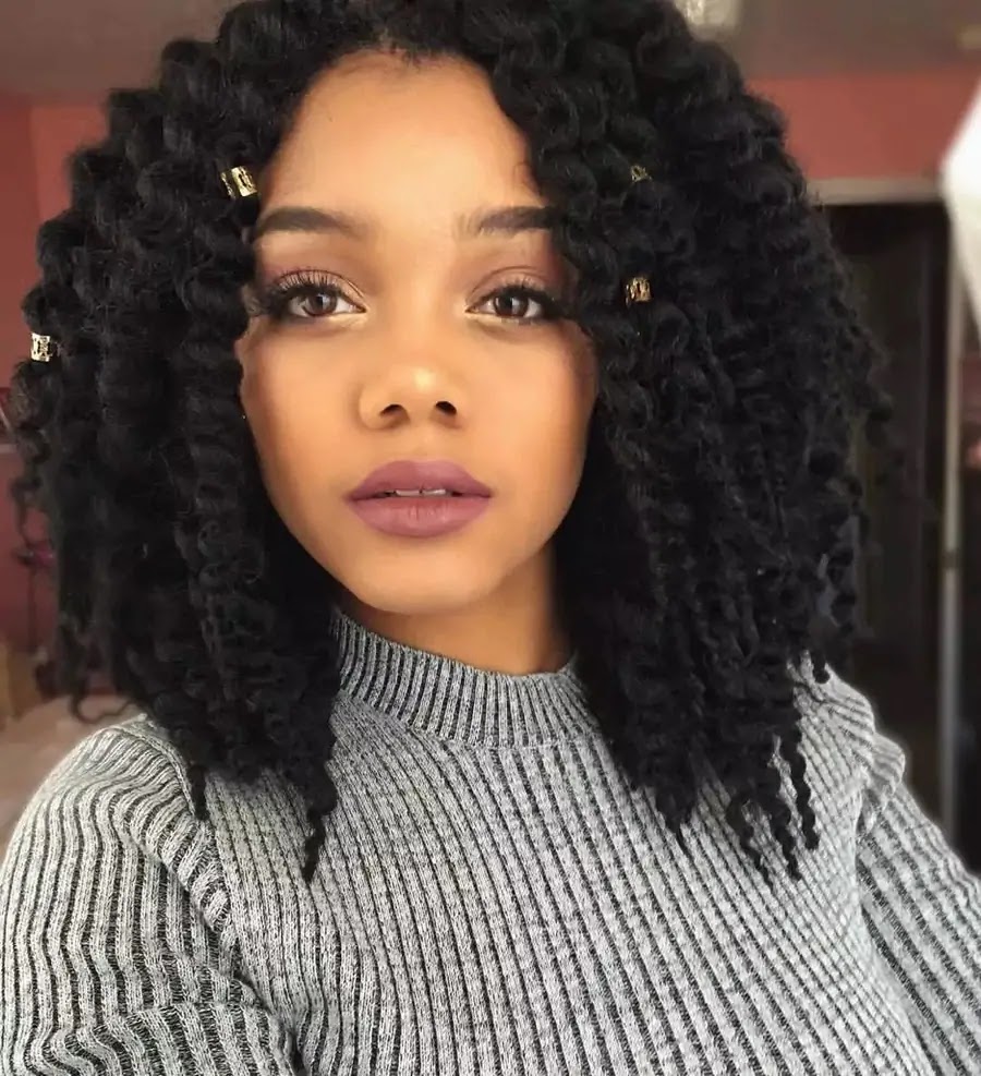 30 Hottest And Trendiest Hairstyles For Natural Medium Length Hair