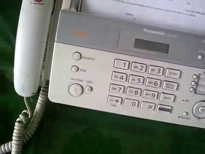 Cara mengangkat telepon kantor