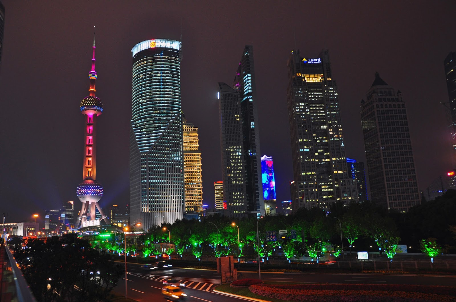trying to find my way to the slew of tourist attractions i study the map of shanghai metro the world s largest with more than 360 miles on dozens of trying to find my way to the slew of tourist attractions i study the map of shanghai metro the world s largest with more than 360 miles on dozens of