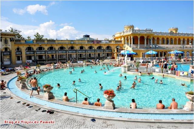 Balneario Széchenyi en Budapest Las aguas termales Széchenyi son los mayores baños termales medicinales de Europa