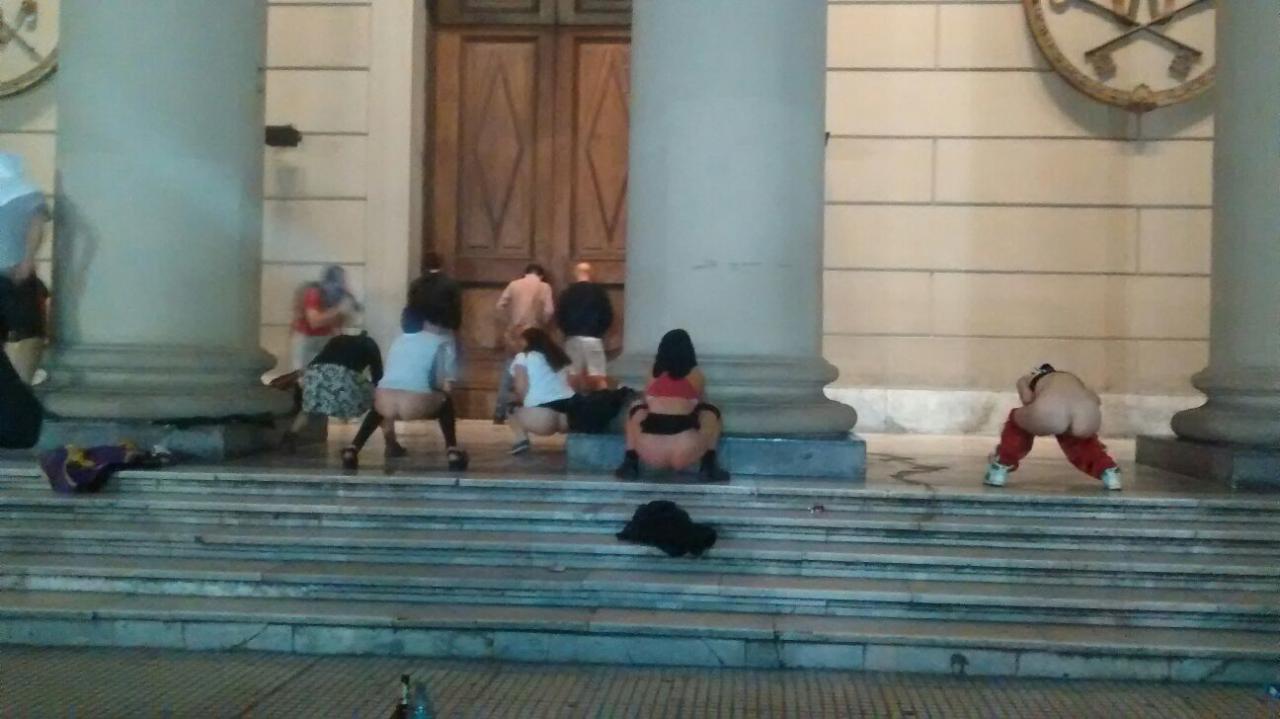 http:babalublog.com20151129photo-of-the-day-argentinas-classy-leftist...