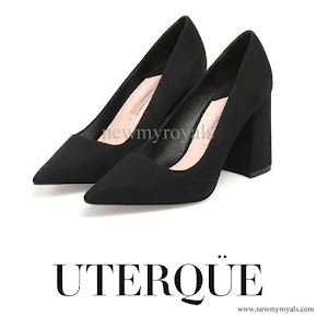 Queen Letizia wore UTERQUE High heel fabric shoes