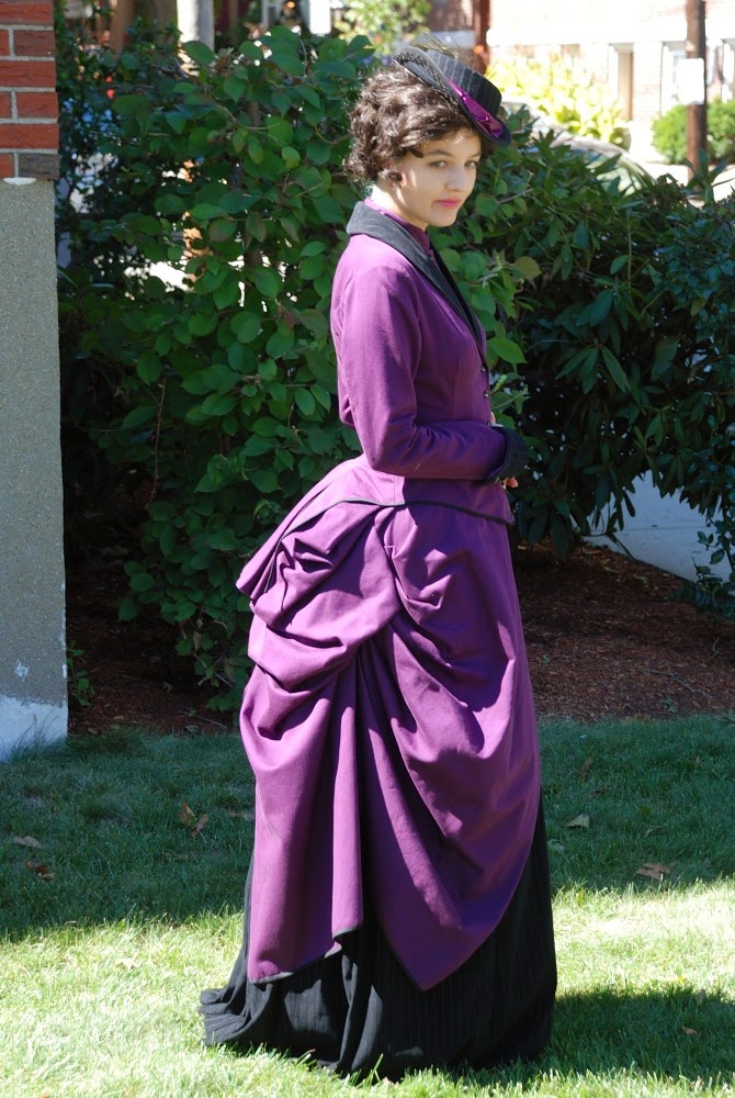 As I Sew: Holy hell I actually finished the Victorian project.