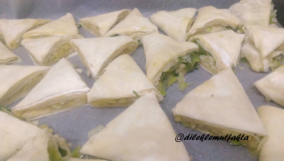 Hazır Yufkadan Çıtır Çıtır Pırasalı ve Patatesli Üçgen Börek Dilek�le