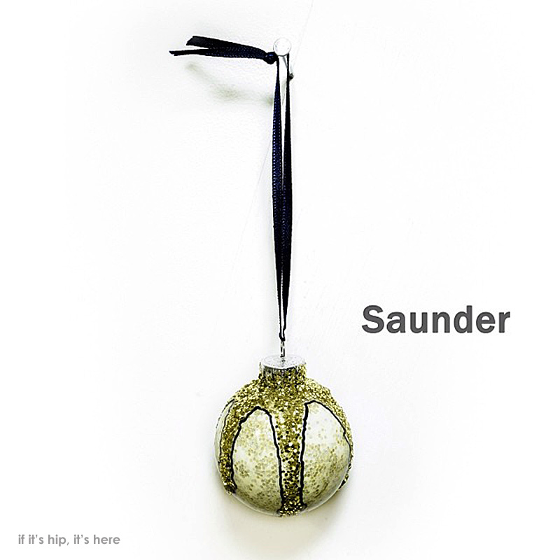 Saunder bauble