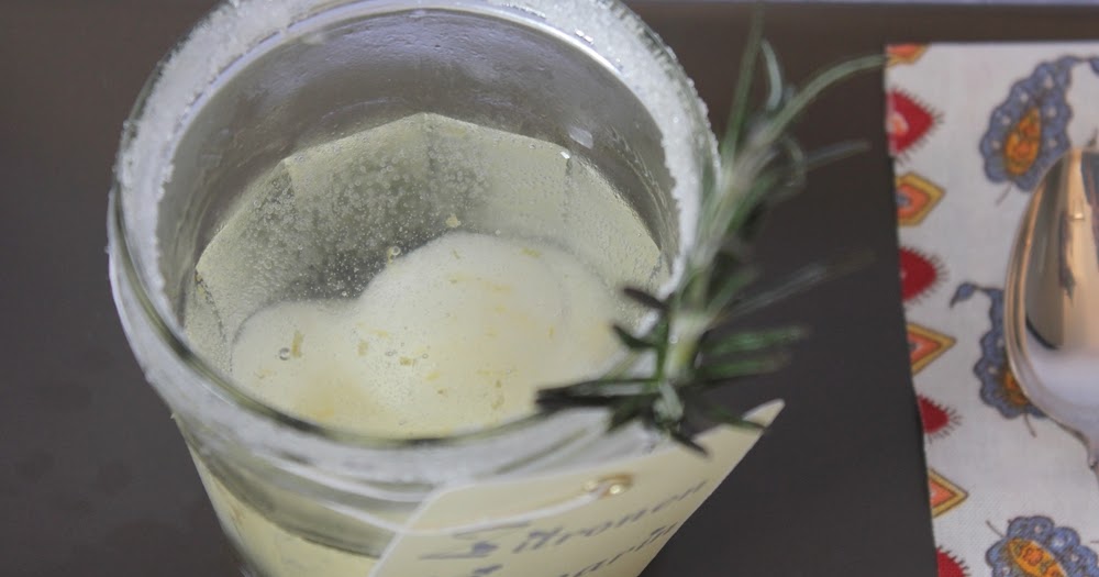 Wolkenfees Küchenwerkstatt: Zitronen-Rosmarin-Sorbet mit Prosecco
