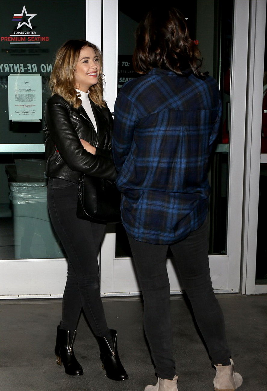 Daily Celebrities Paparazzi, Candid and Photoshoot Pictures: Ashley
