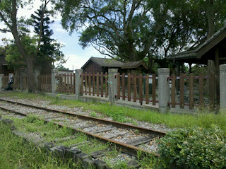 園區外的舊鐵軌
