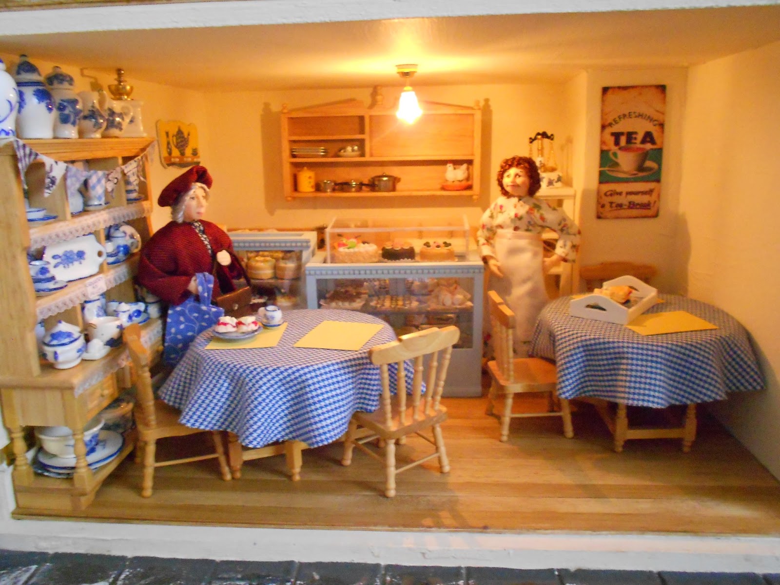 Paula's Dollyland: The China Cup tea room and a place relieve yourself ...