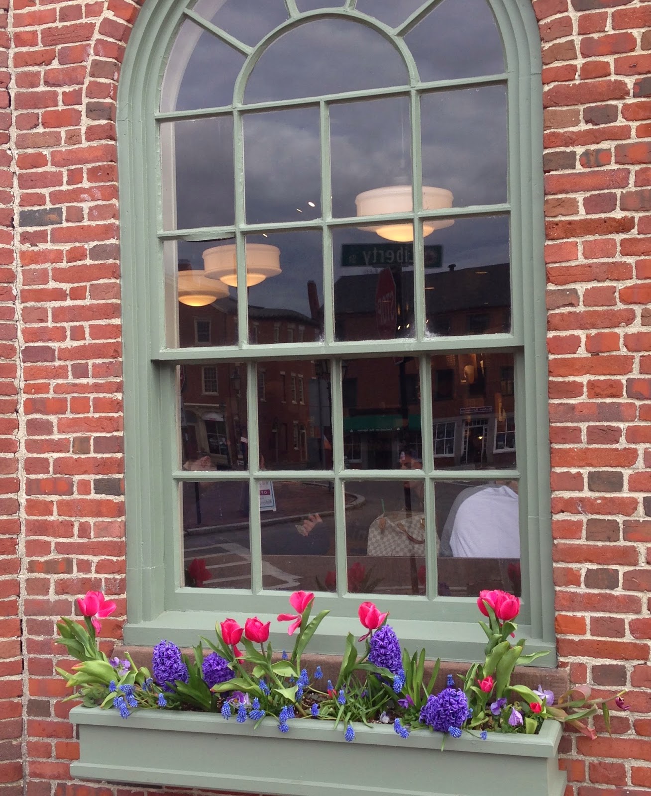 DesignsandEvents Window Boxes of Newburyport