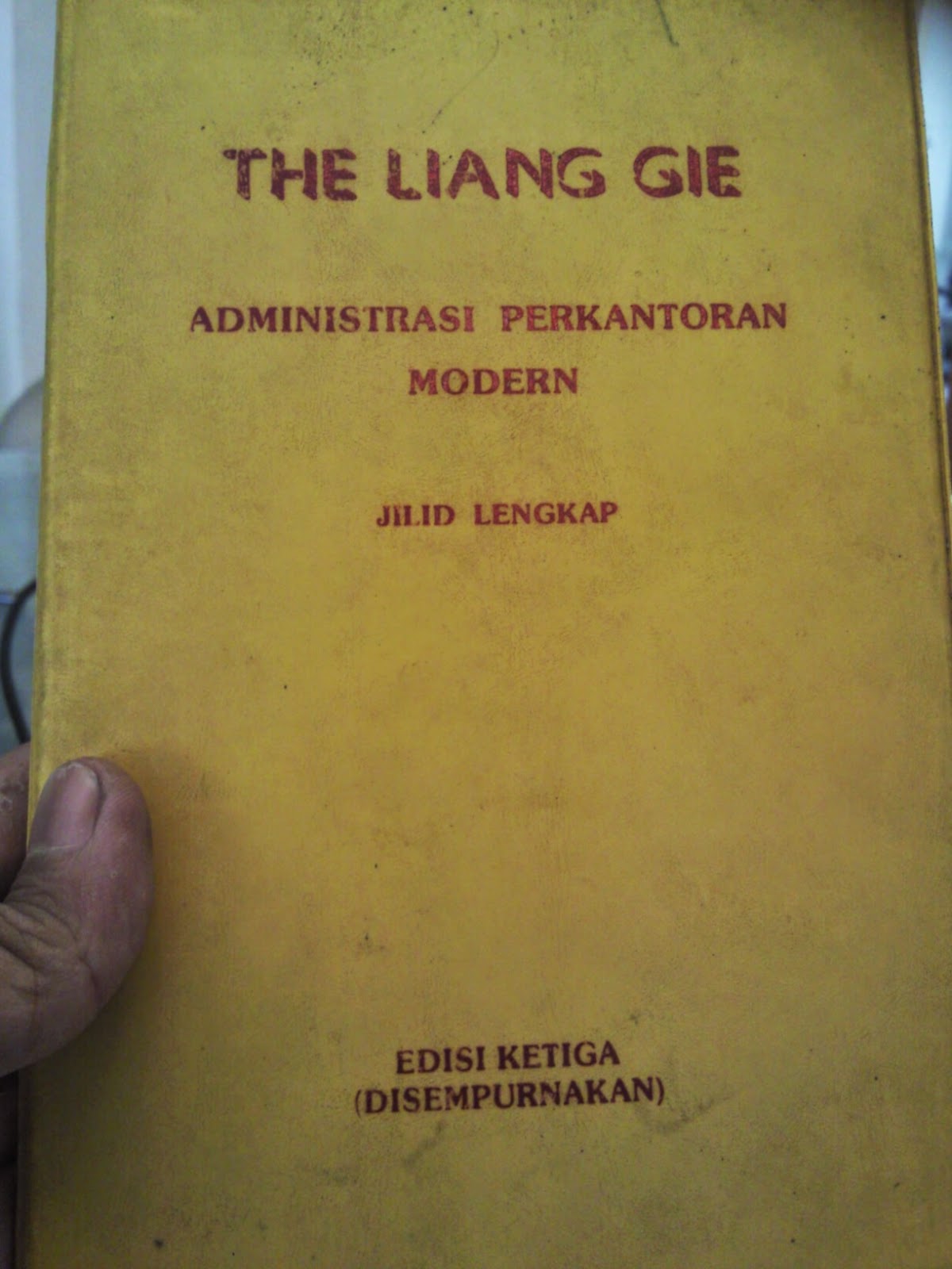 Buku Administrasi Perkantoran Modern The Liang Gie - Info Terkait Buku