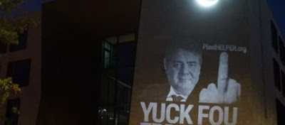 «Αφρίζει» η Άγκυρα με το «f@ck you Erdogan» στην πρεσβεία της στο Βερολίνο - ΕΕ τέλος για την Τουρκία;  