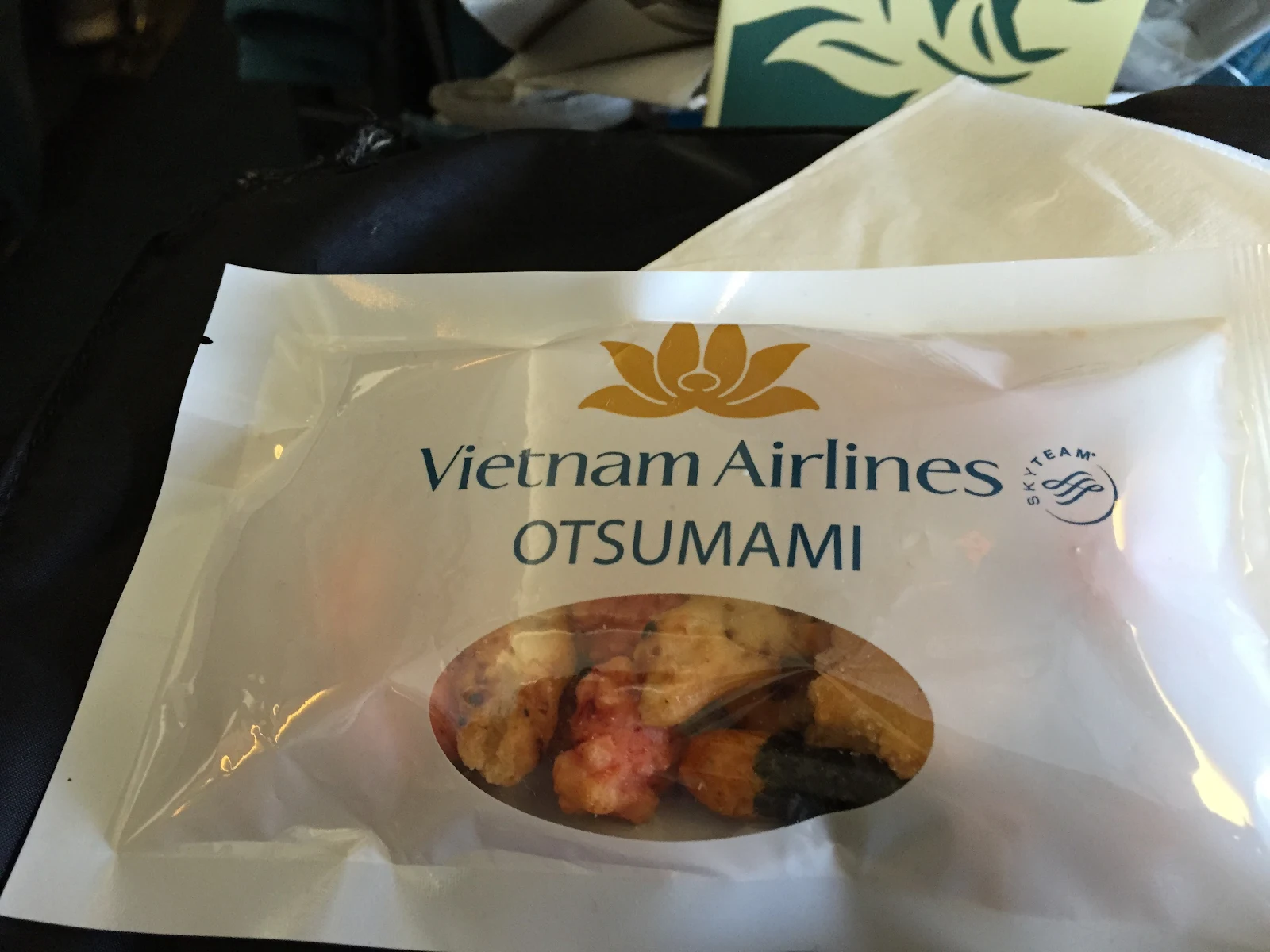 vietnam-airlines-economy-otsumami