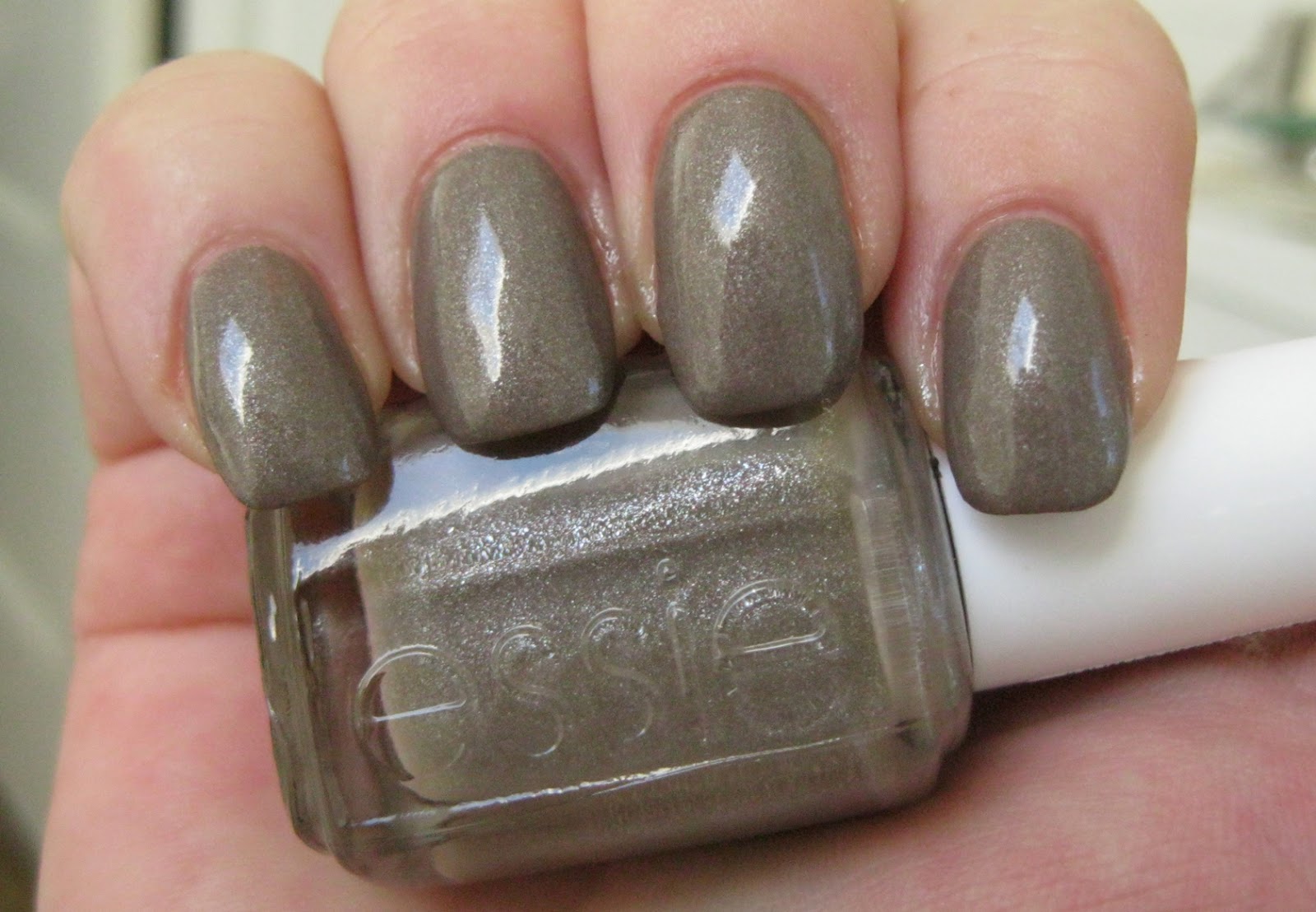 Lacquer Slacker Liz Essie Mochacino