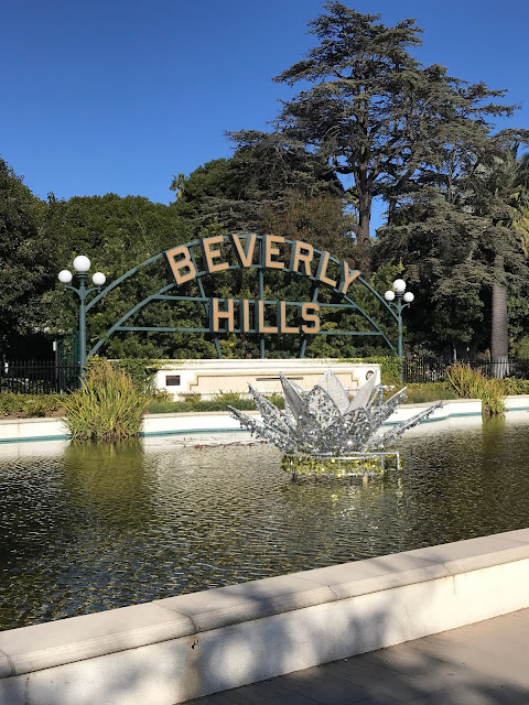 iconic beverly hills sign