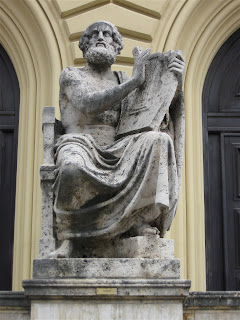 Το επίγραμμα που τοποθετήθηκε στον τάφο του Ομήρου