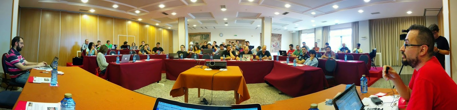 Presentando las becas de Google Summer of Code en el GDG Summit de GDG Spain @gsoc #gdg #event