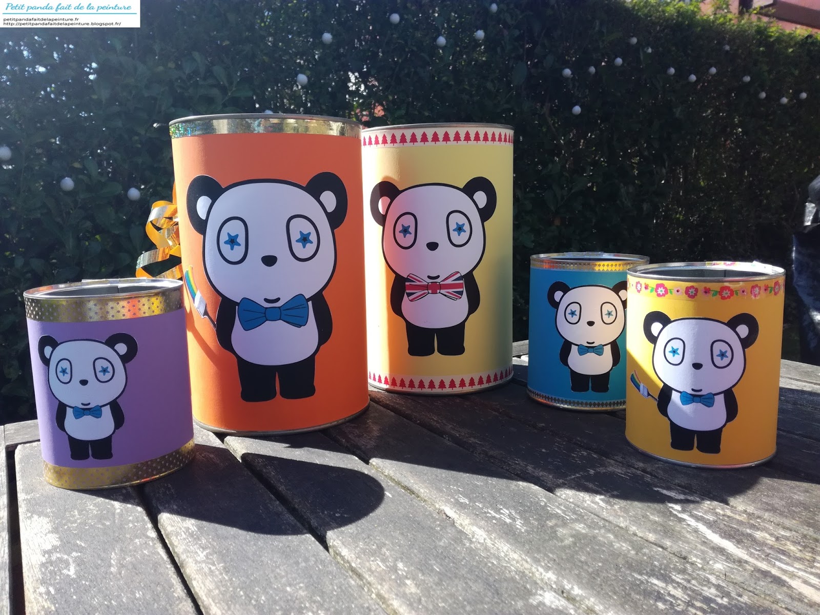 Petit Panda fait de la peinture BOITES POP EXPOSITION SOLIDAIRE A LILLE