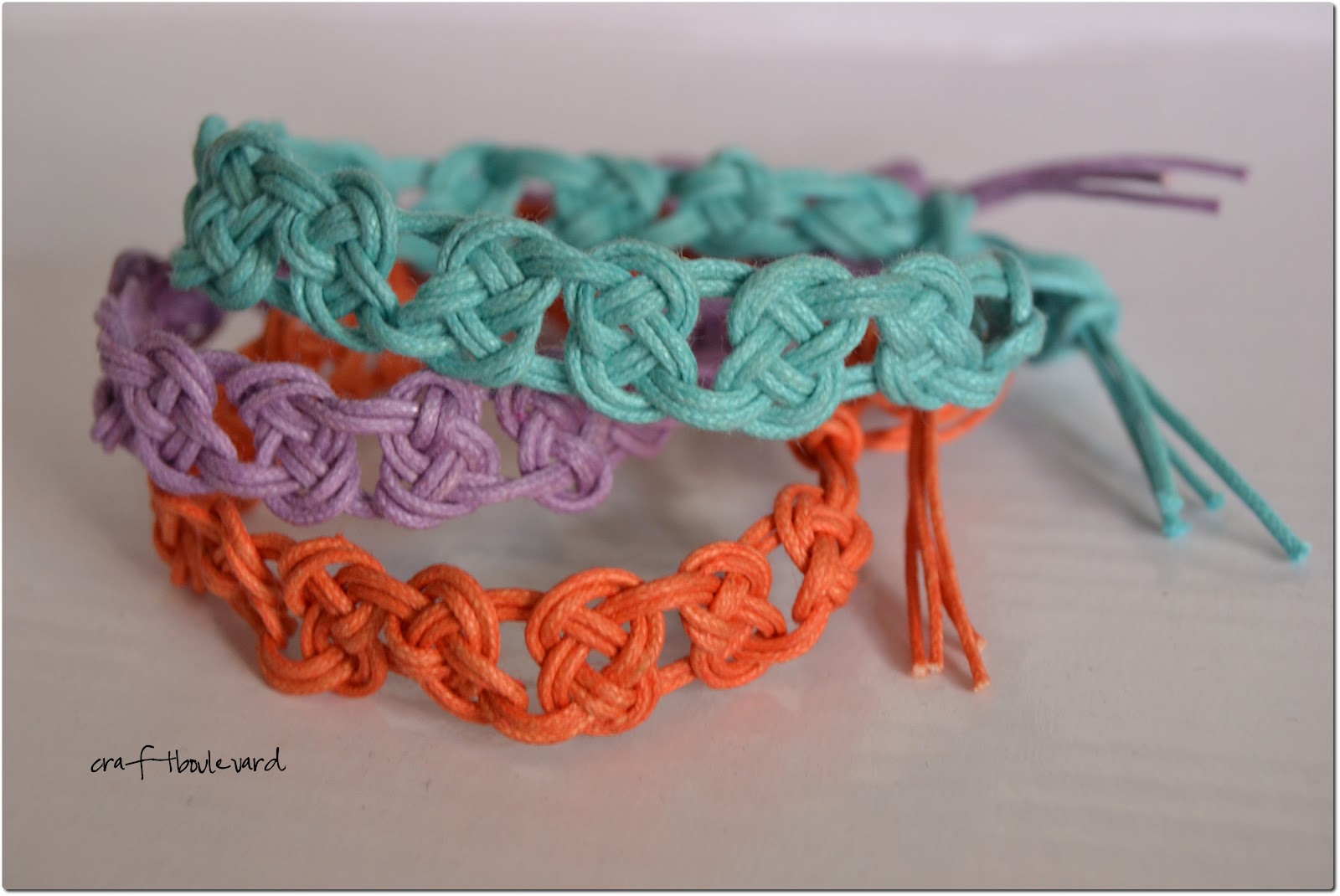 craft-boulevard-macrame-bracelets