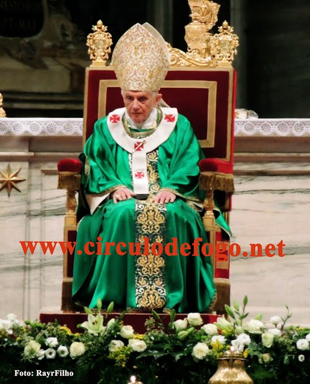 Sexta Feira, 28.12, 20:00 horário de Roma, Bento XVI não é mais Papa.