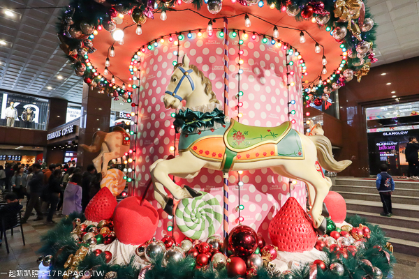 2018台中聖誕節活動，台中中友百貨，旋轉木馬，夢幻甜點，聖誕森林