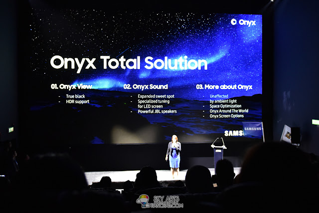 Ms. Natalie Seah, Project Manager of Samsung SEAO sharing the features of Samsung Onyx LED Screen
