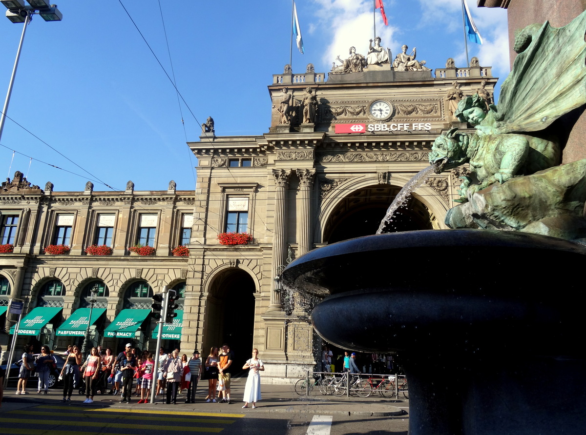 TRAVEL AND LIFESTYLE DIARIES Zurich The Hauptbahnhof and the