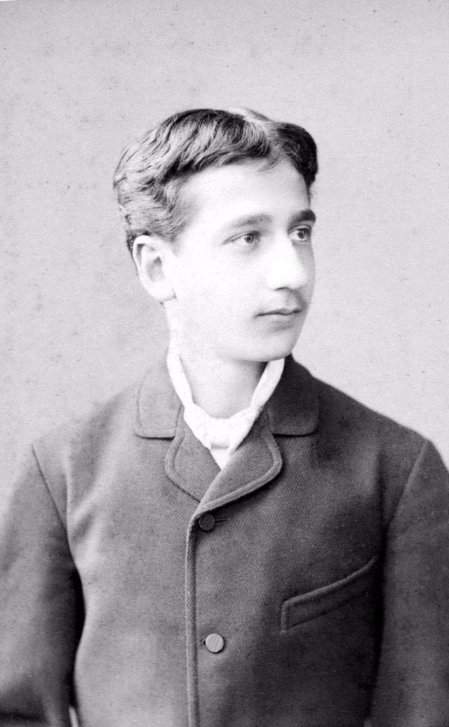 55 Cool Portrait Photos of Teenage Boys From Between the ...