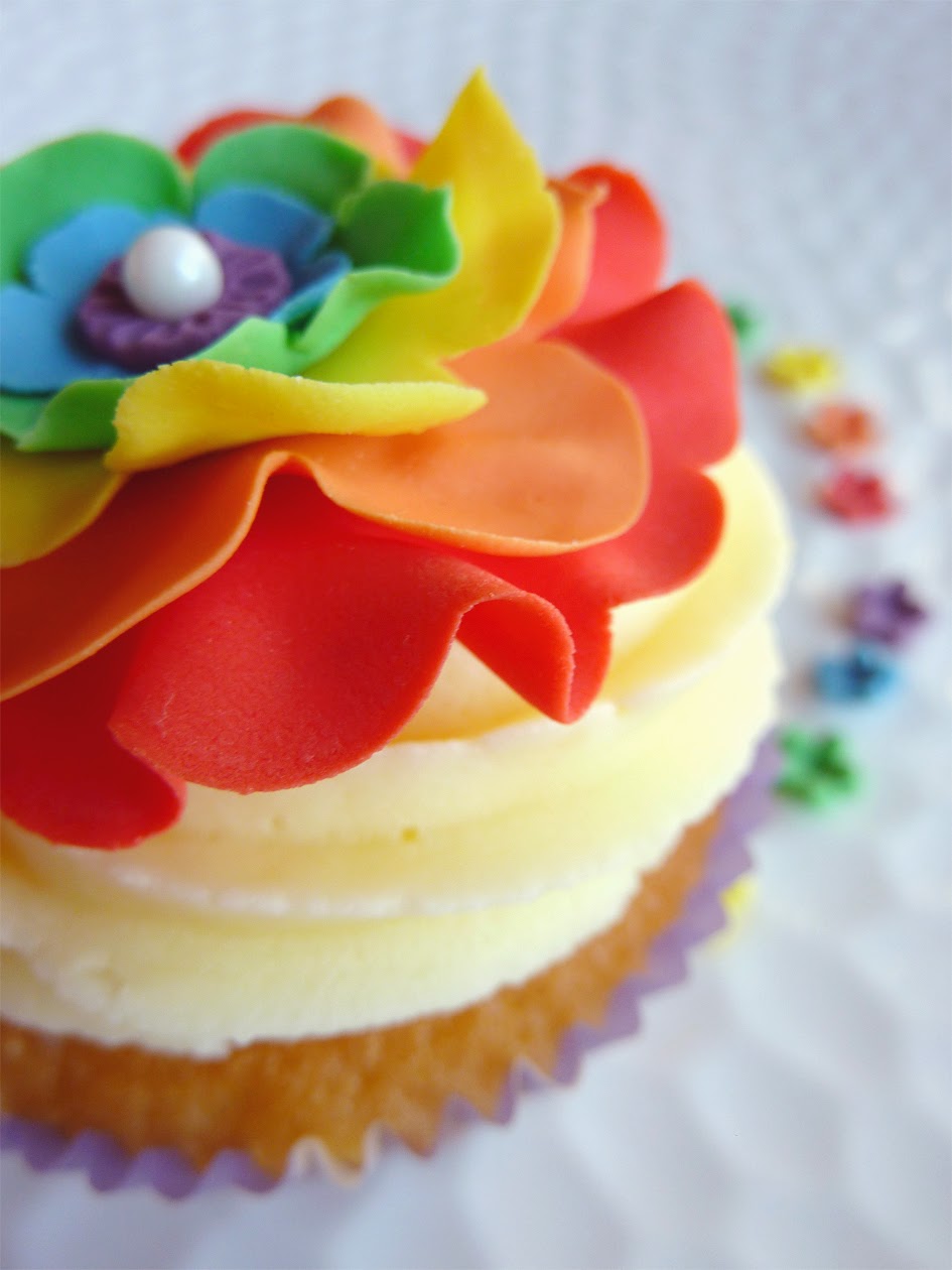Red Moonrise Rainbow Ruffled Fondant Flower Tutorial
