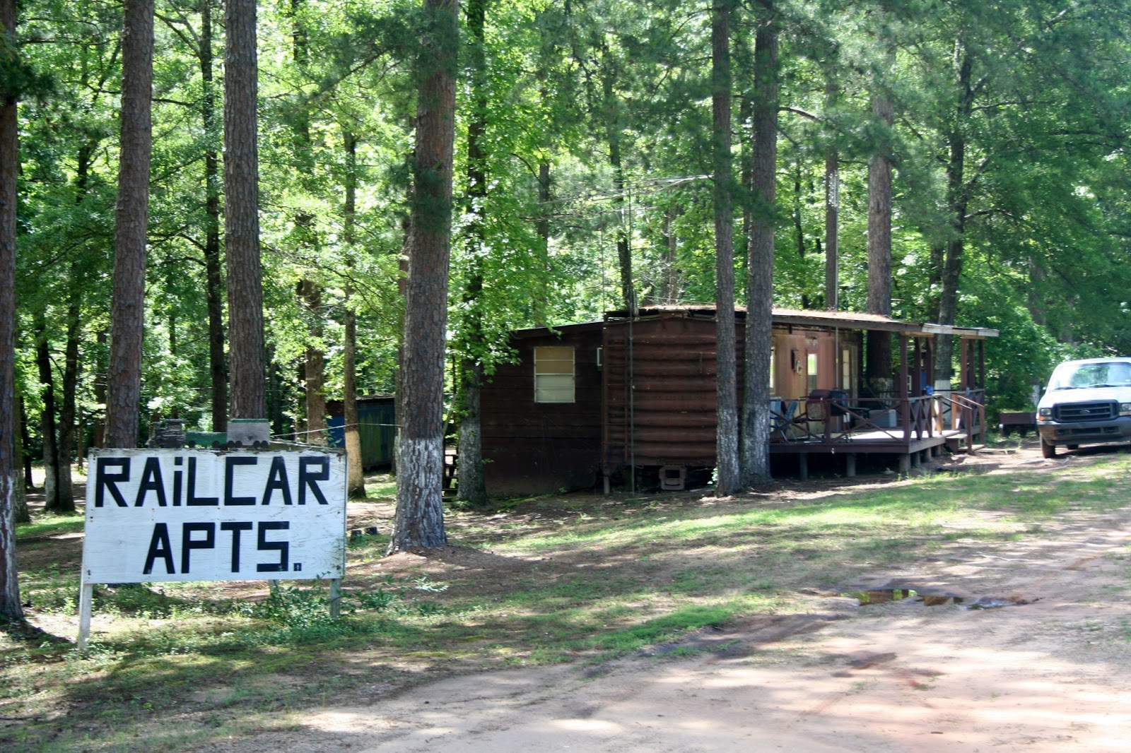 Joe, Diane, & Mallery's Big Adventure Modern Day Gypsies Millwood