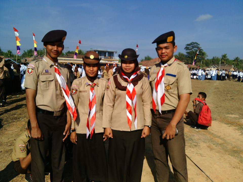 Cara memakai hasduk yang benar PRAMUKA NUSANTARA 14 Cara memakai hasduk yang benar PRAMUKA NUSANTARA 14